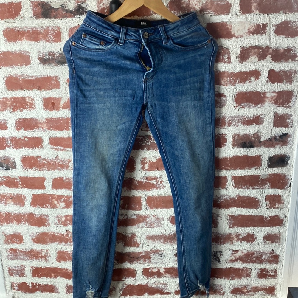 L&M black label. Women. High-rise. Straight. Size:0